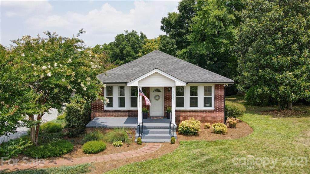 1606 New Hope Road - Photo 1
