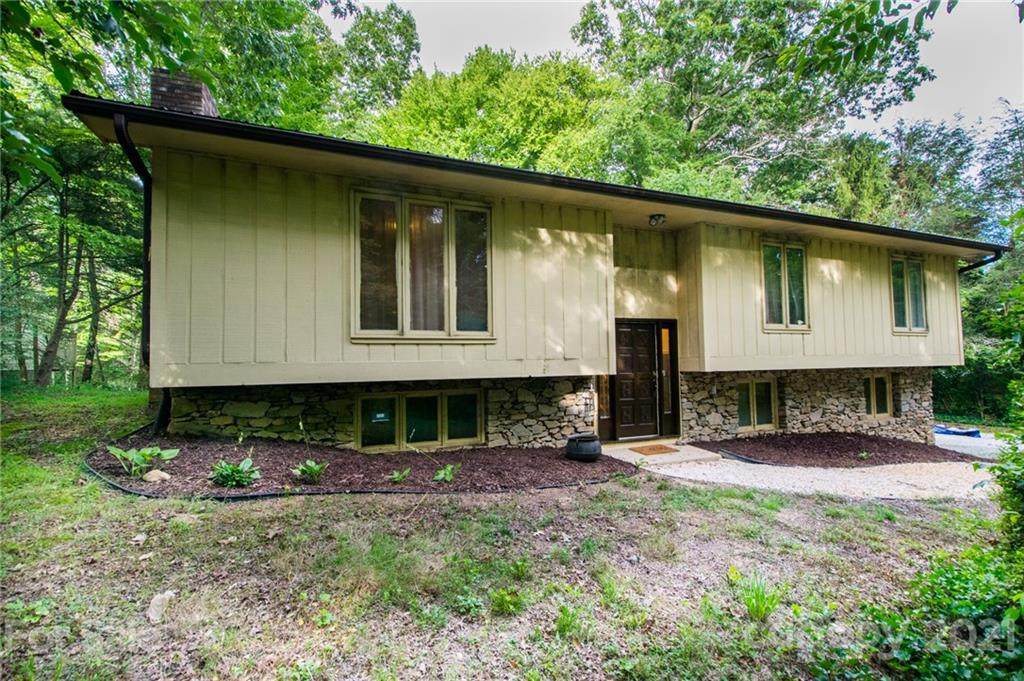 100 Greenbriar Avenue - Photo 1