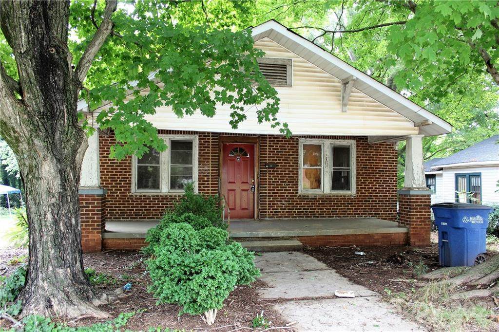 137 Woodlawn Drive - Photo 1