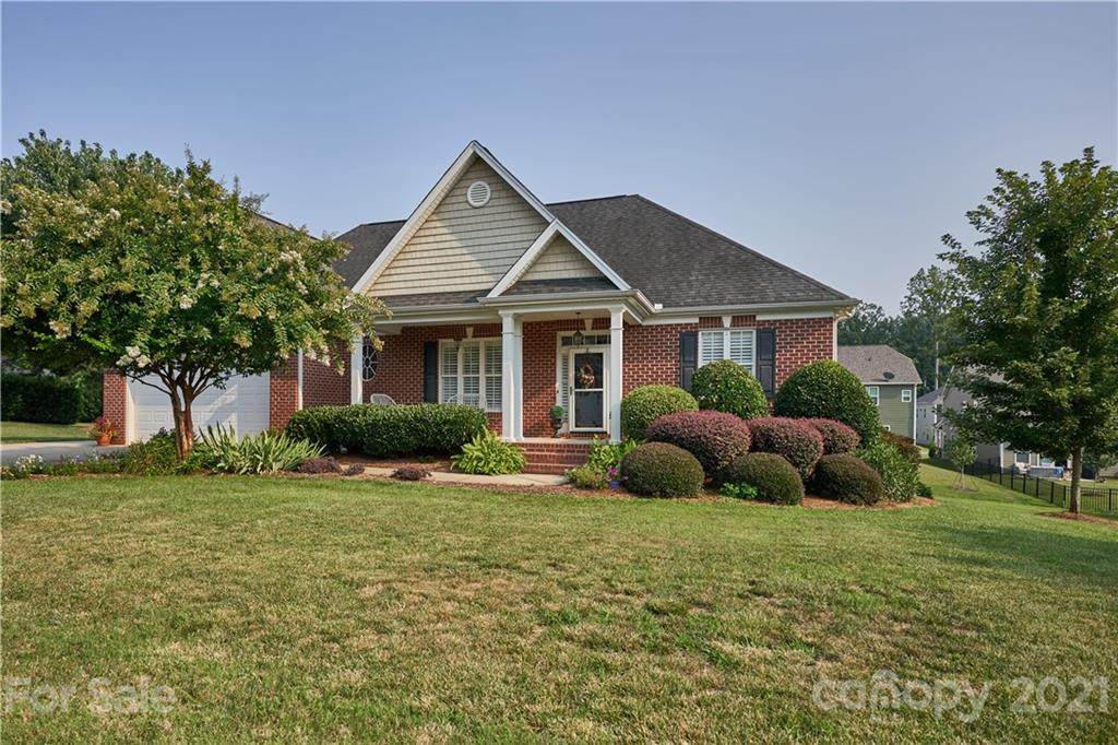 7009 Highland Way - Photo 1