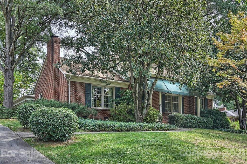 1021 Heather Lane - Photo 1