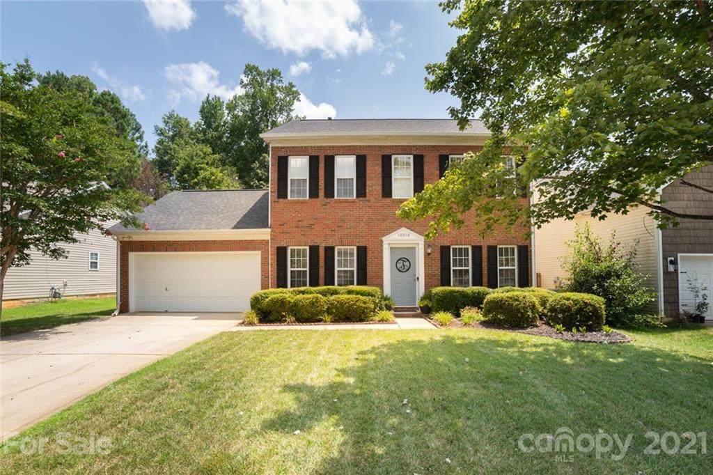 10016 Highlands Crossing Drive - Photo 1