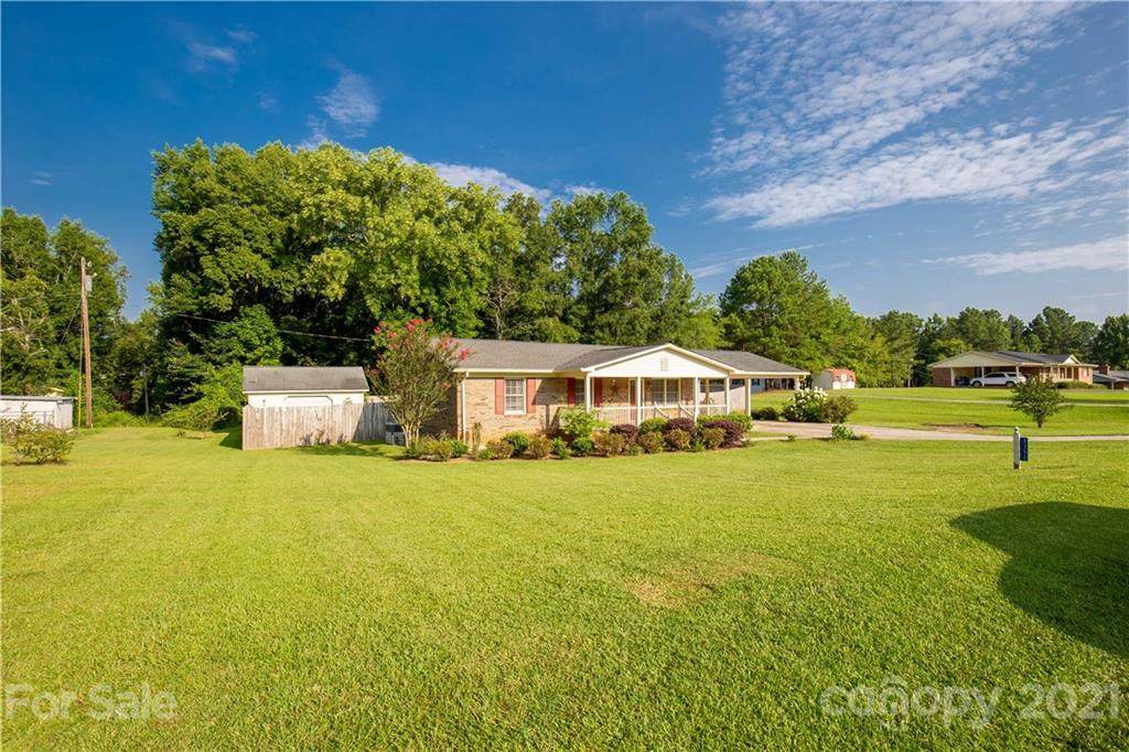 2352 Country Club Drive - Photo 1