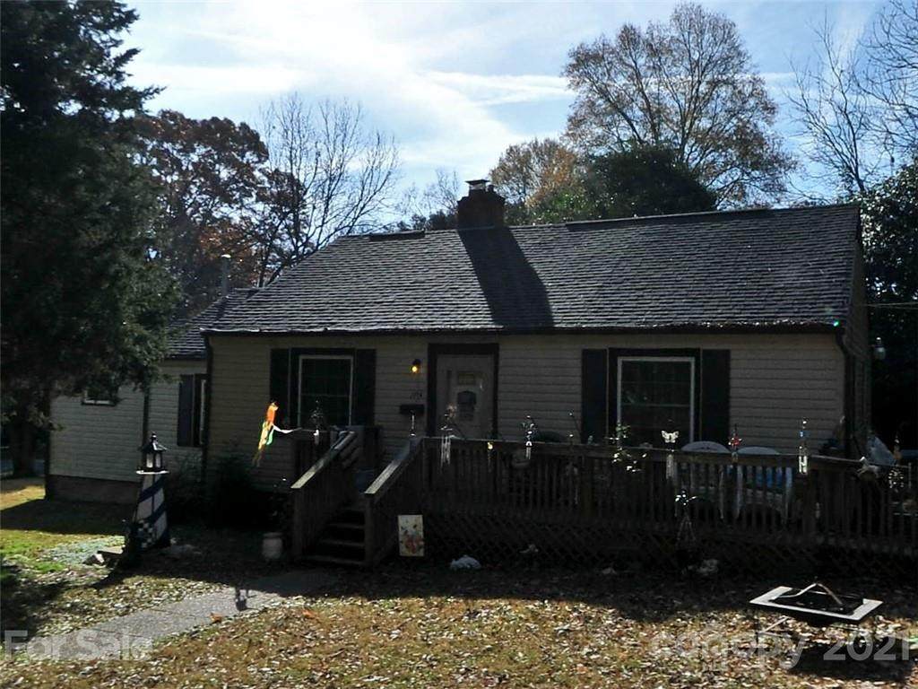 2024 Stratford Avenue - Photo 1