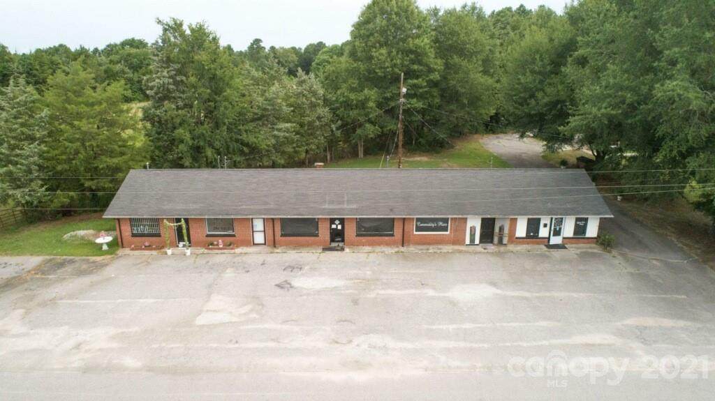 1739 Grace Avenue - Photo 1