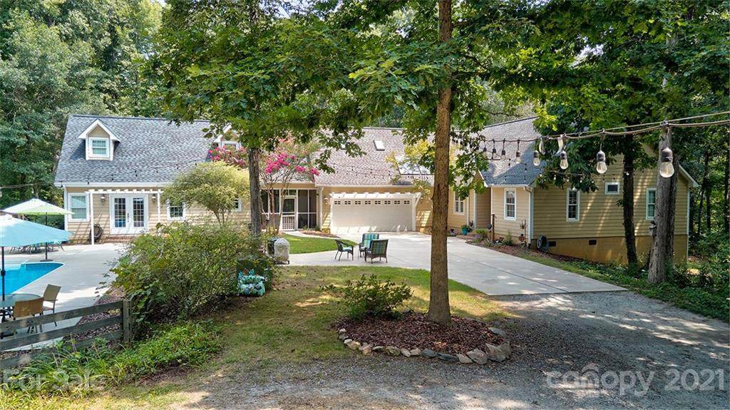 1090 Hay Row Road - Photo 1