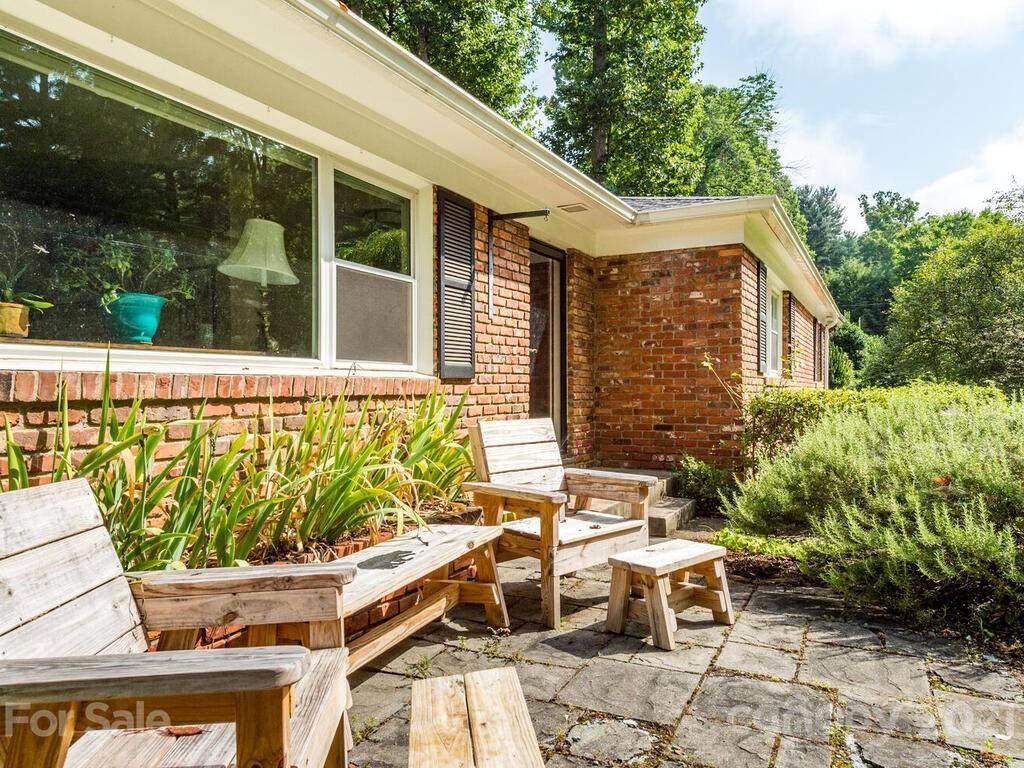 18 Maplewood Road - Photo 1