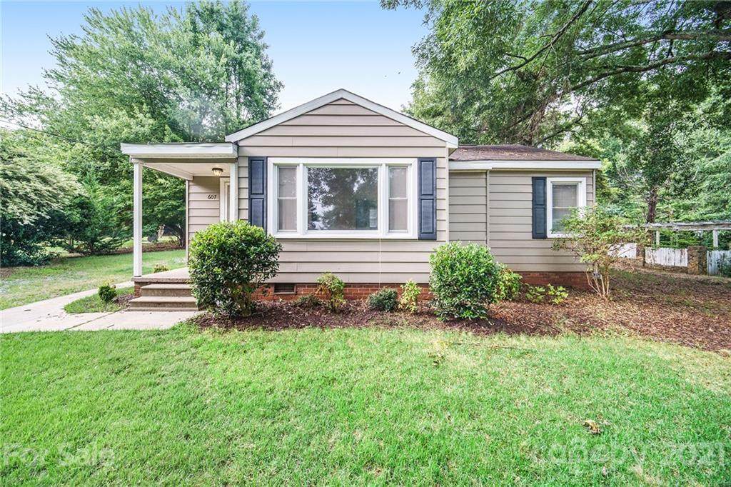 607 Westway Drive - Photo 1
