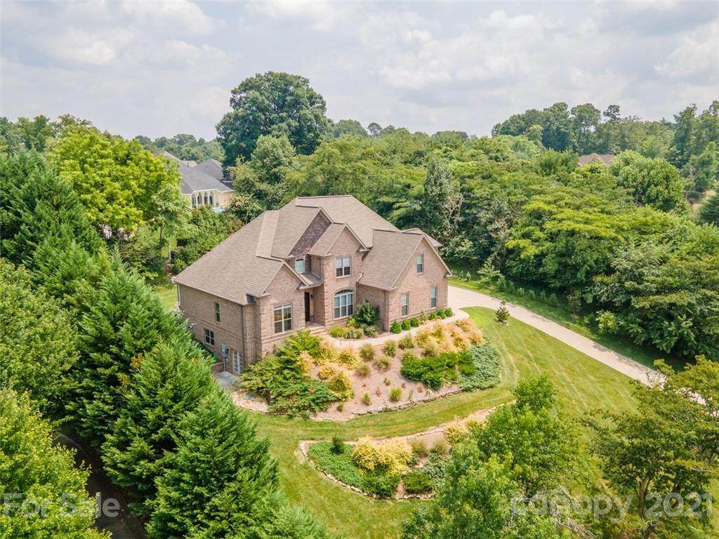 150 43rd Avenue Drive - Photo 1