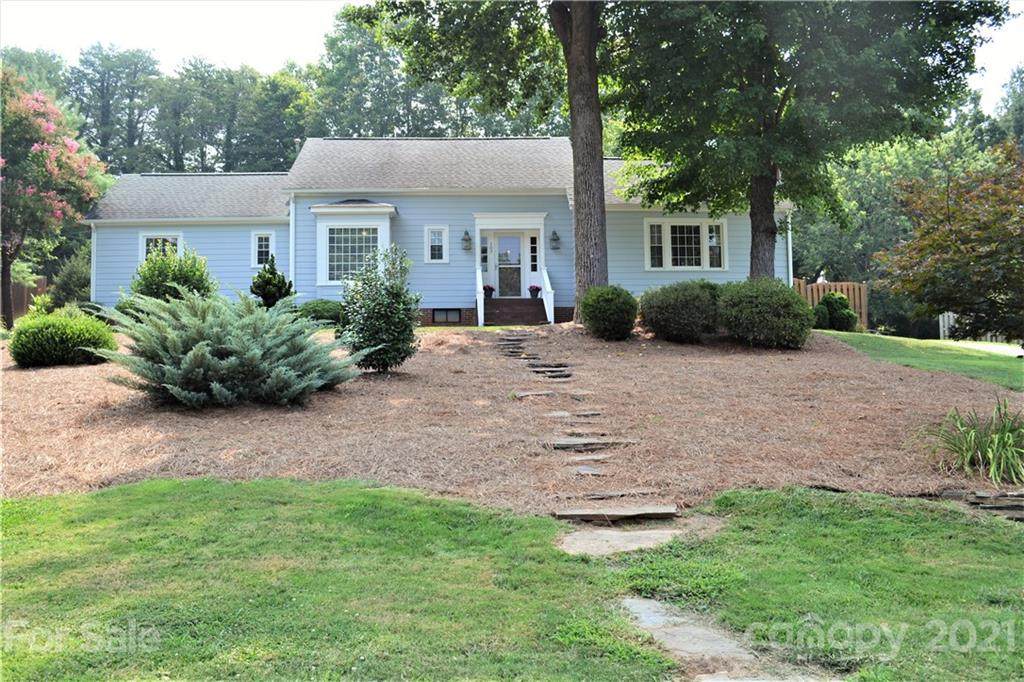 107 Newland Street - Photo 1