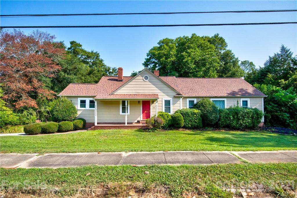 1208 Chesterfield Avenue - Photo 1
