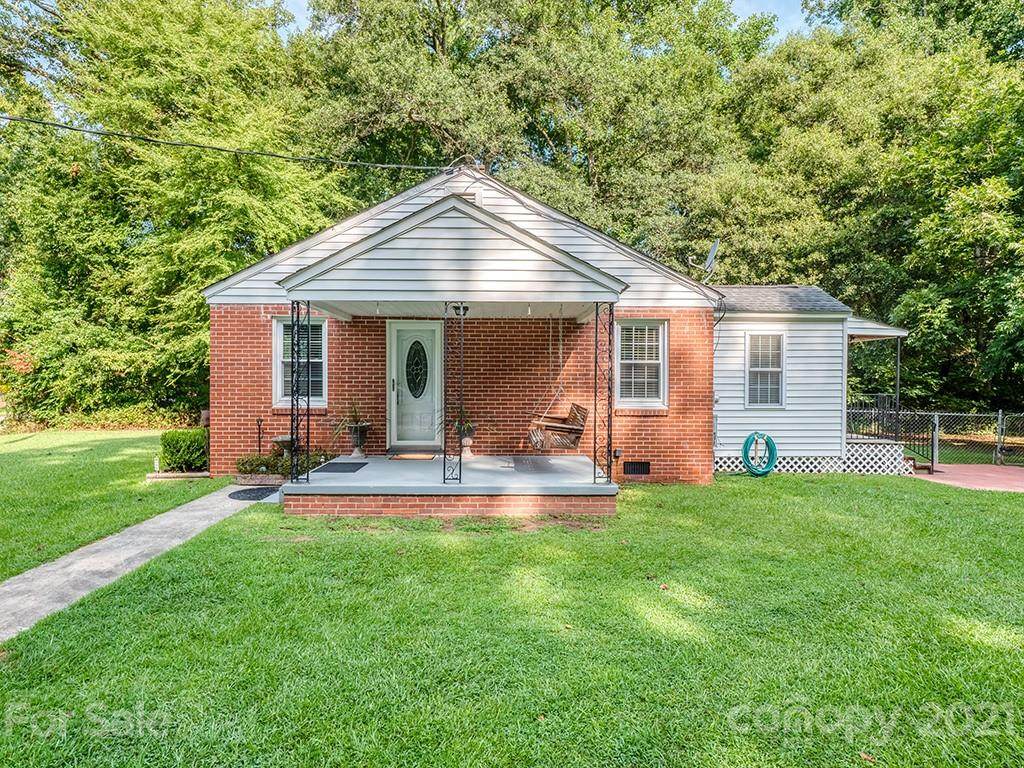 1370 Kings Circle - Photo 1