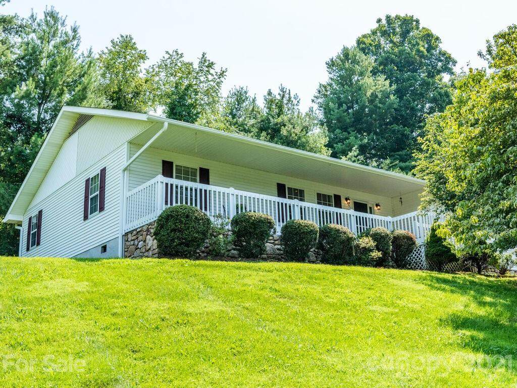 4 Pinerose Drive - Photo 1
