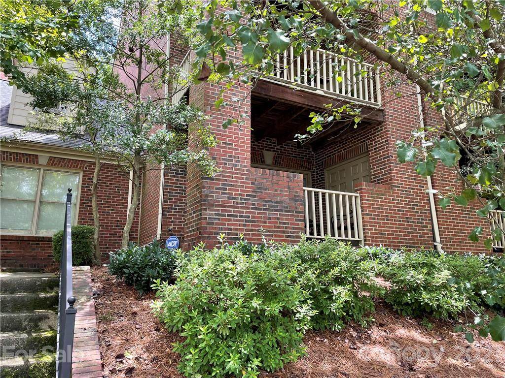 225 Chase Street - Photo 1