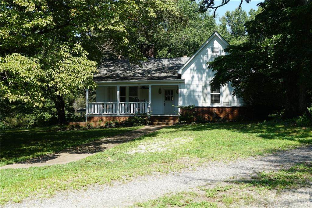 112 John Smith Road - Photo 1