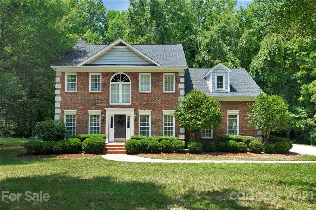 551 Dovefield Drive - Photo 1