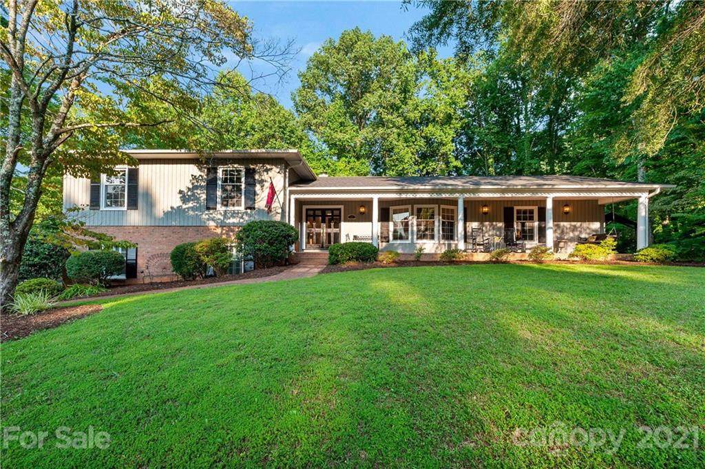 223 Forest Heights Drive - Photo 1