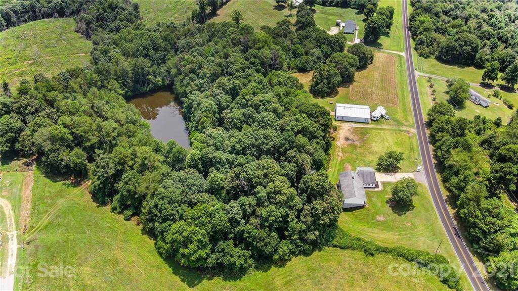 501 Lemmons Road - Photo 1