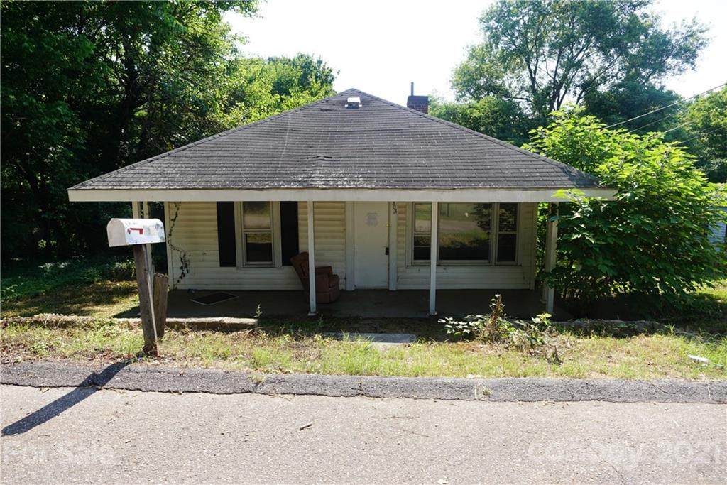 303 Derby Avenue - Photo 1