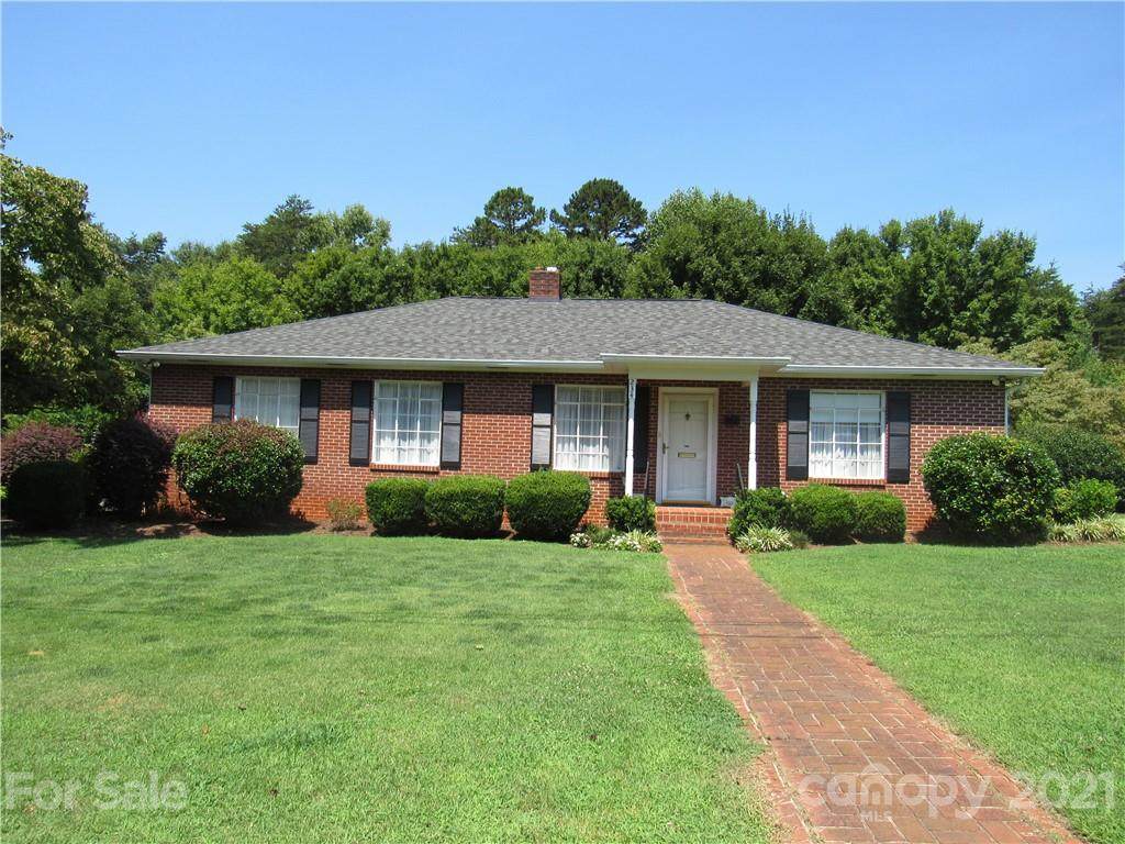 234 Huntley Street - Photo 1