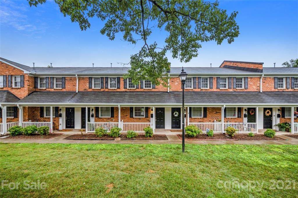 1318 Green Oaks Lane - Photo 1