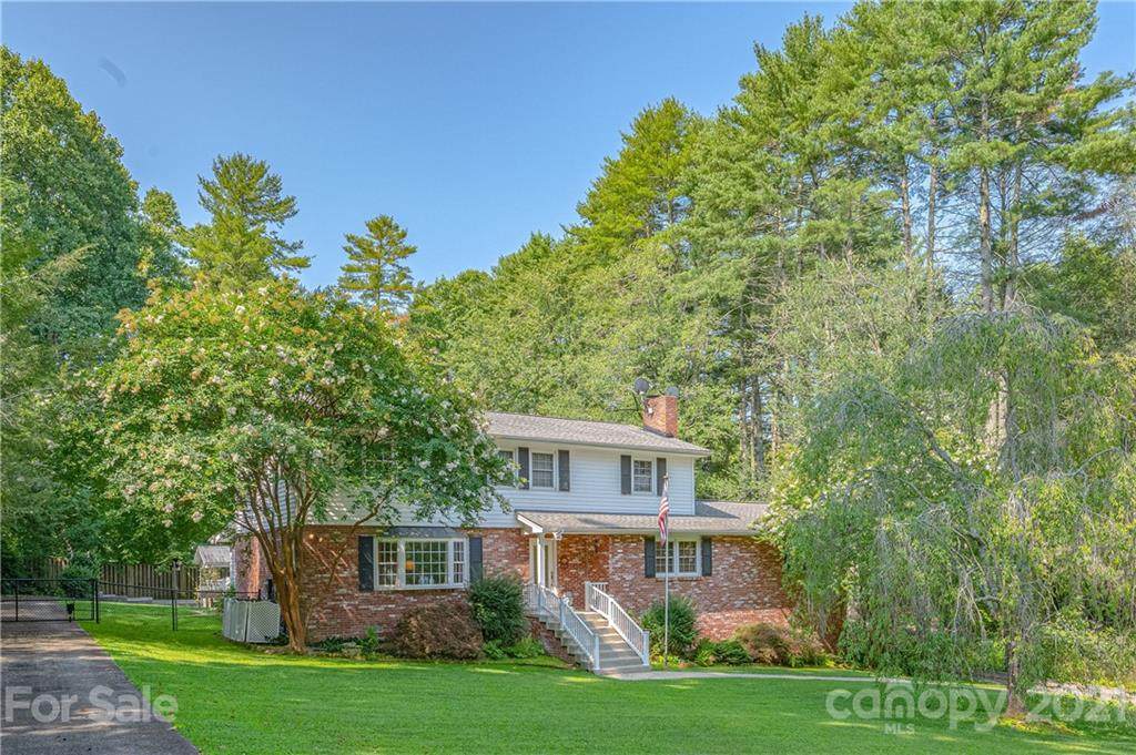 524 French Broad Street - Photo 1