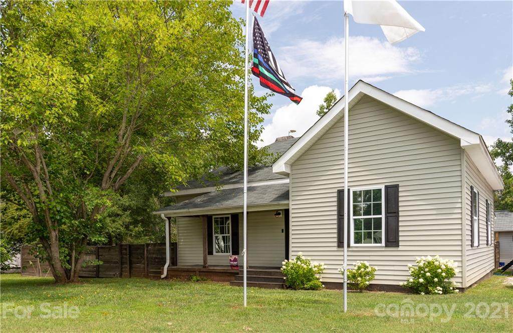 305 Marion Street - Photo 1