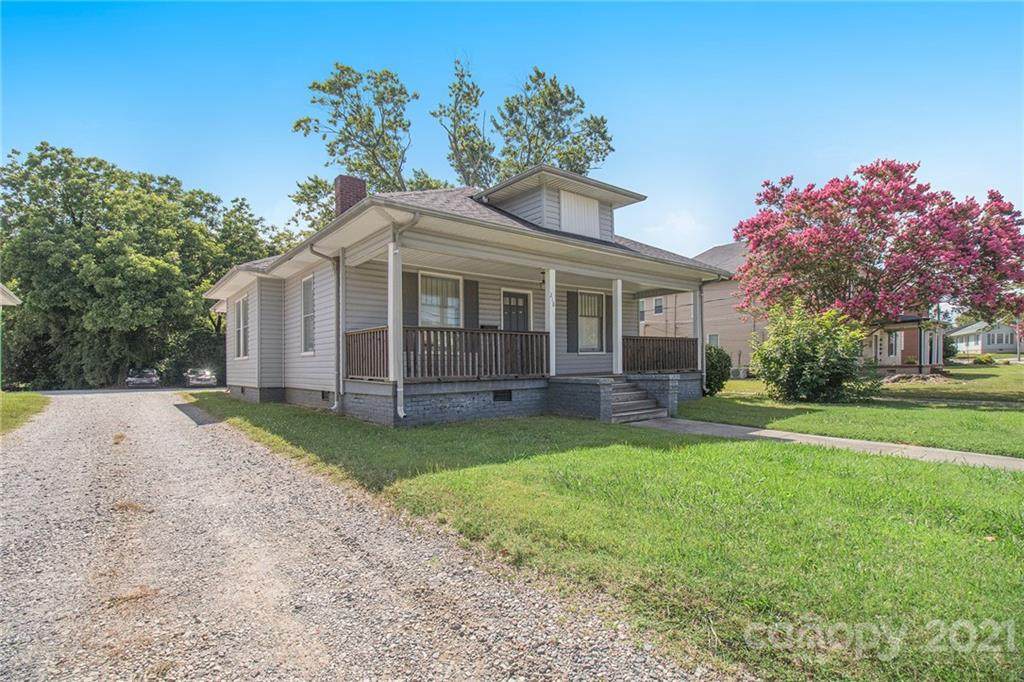 218 Mocksville Avenue - Photo 1