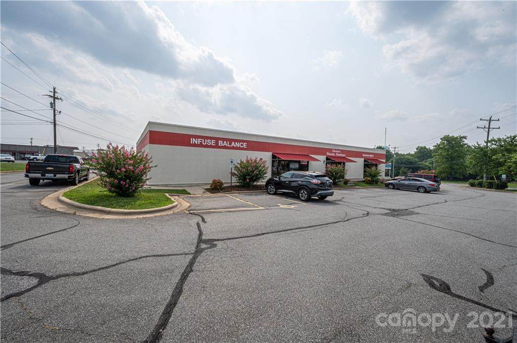 929 15th Street - Photo 1