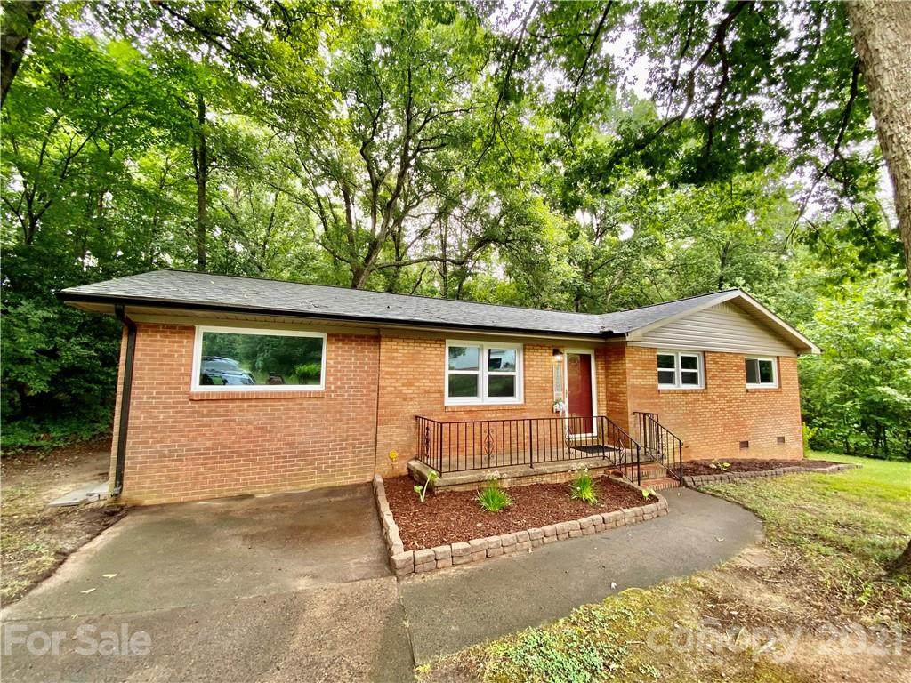 1821 Oakhurst Drive - Photo 1
