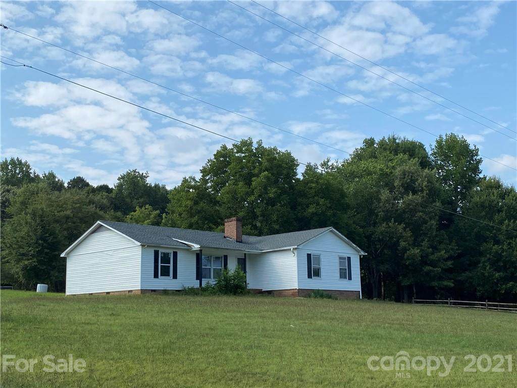 2823 Elizabeth Avenue - Photo 1