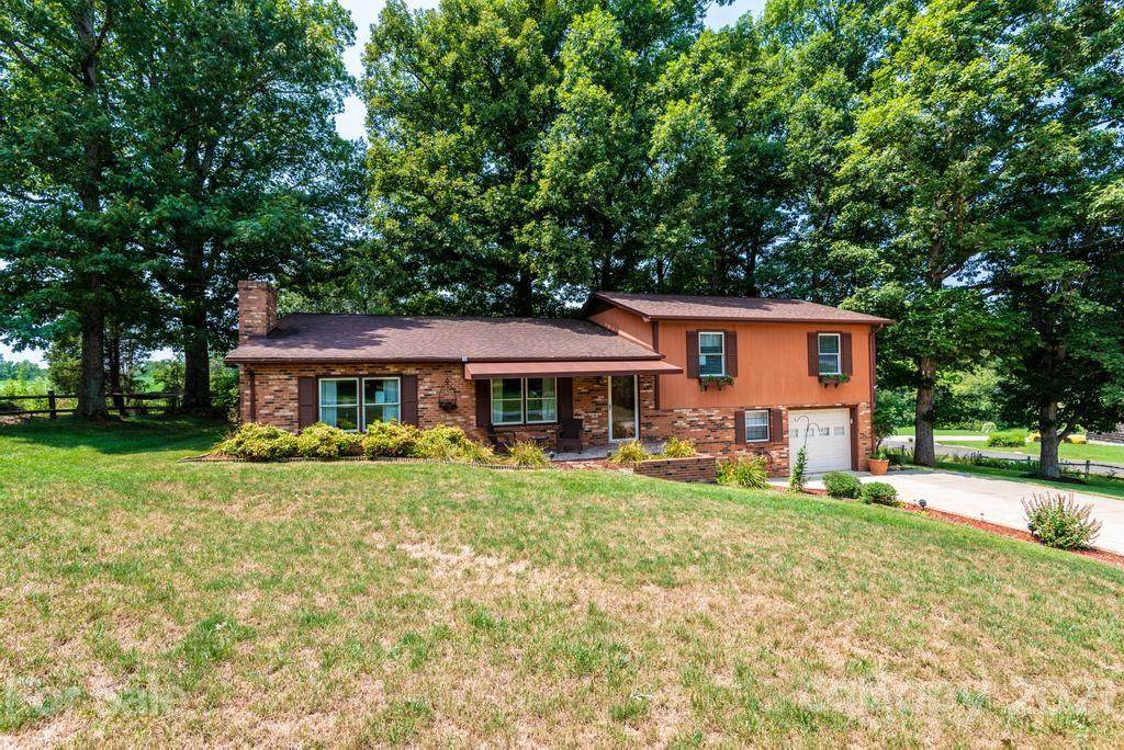 4637 Oakwood Drive - Photo 1