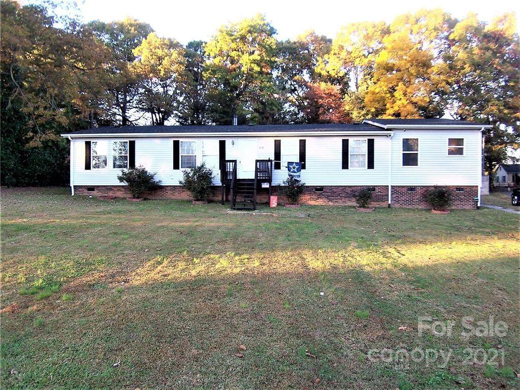 118 Circle Drive - Photo 1