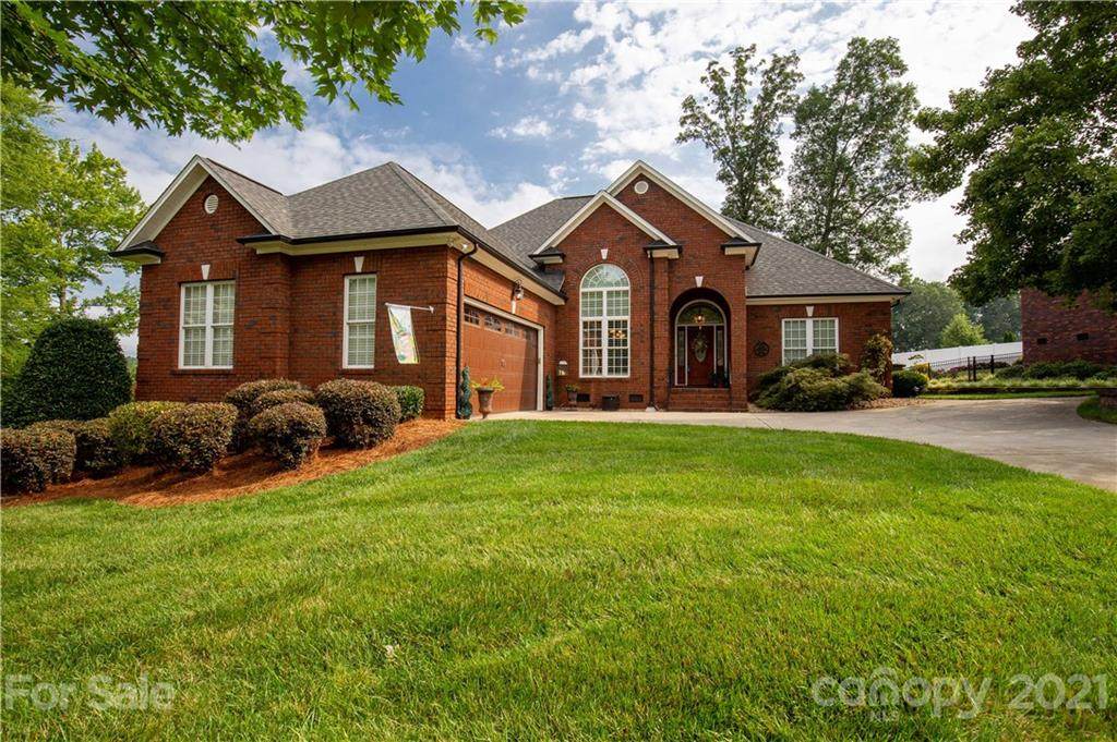 3940 Erskine Woods Drive - Photo 1