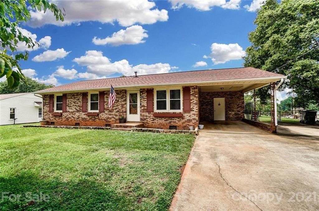 800 Southwood Drive - Photo 1