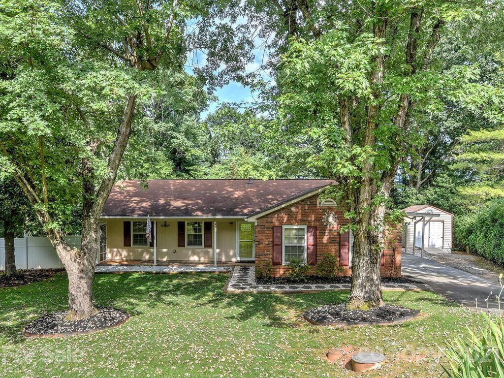 460 Creekside Drive - Photo 1