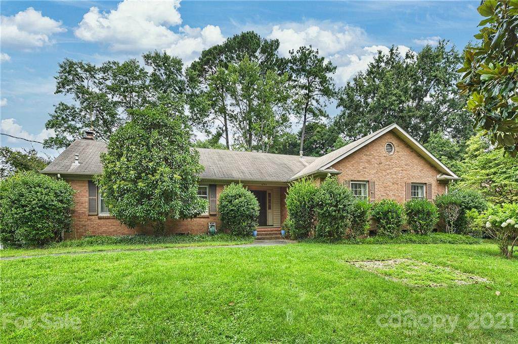 6740 Knightswood Drive - Photo 1