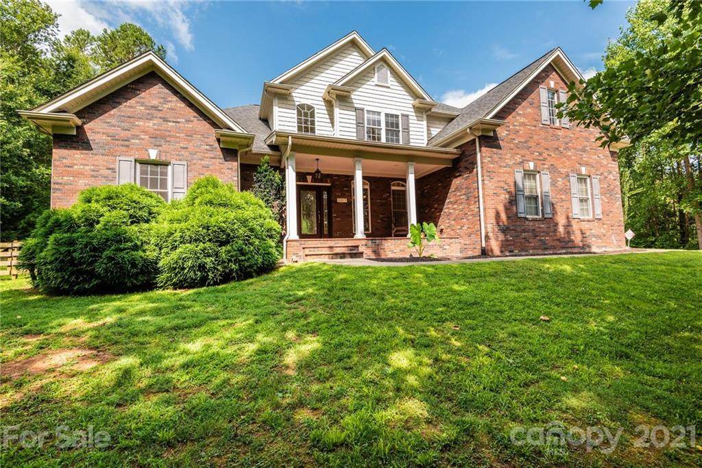 2817 5th Street - Photo 1