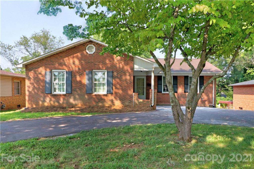 640 Margaret Drive - Photo 1