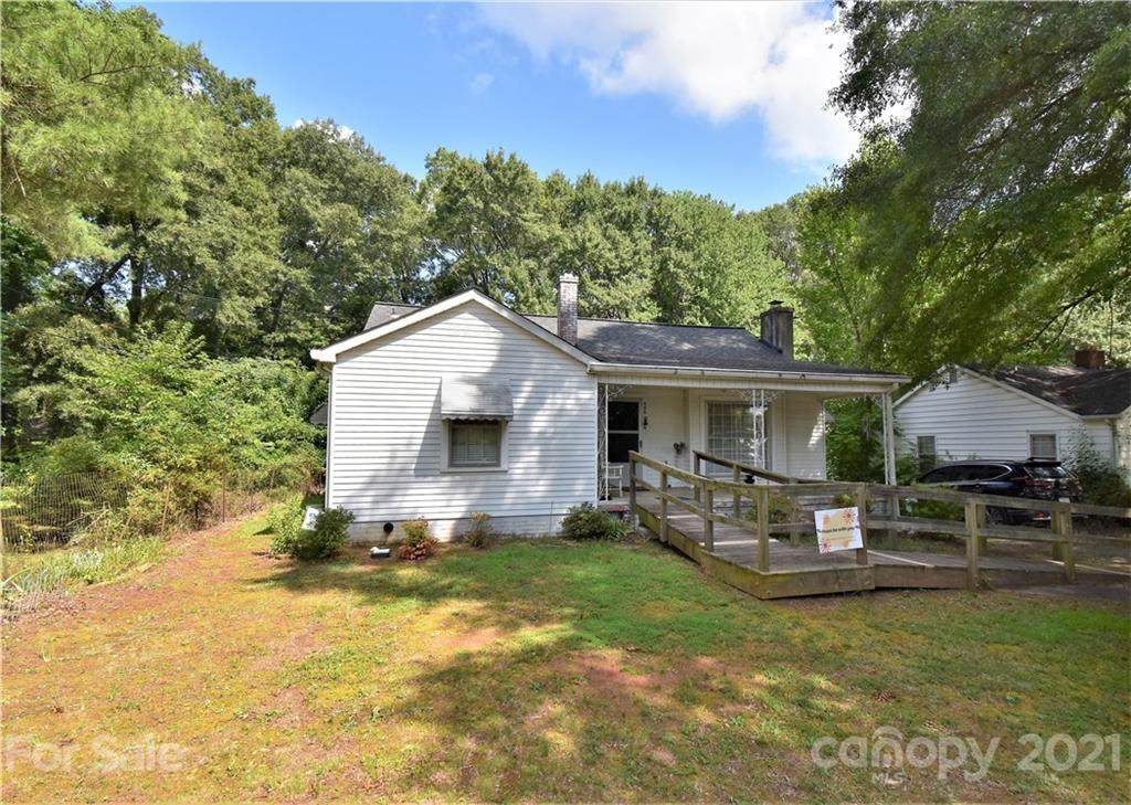 406 Circle Drive - Photo 1