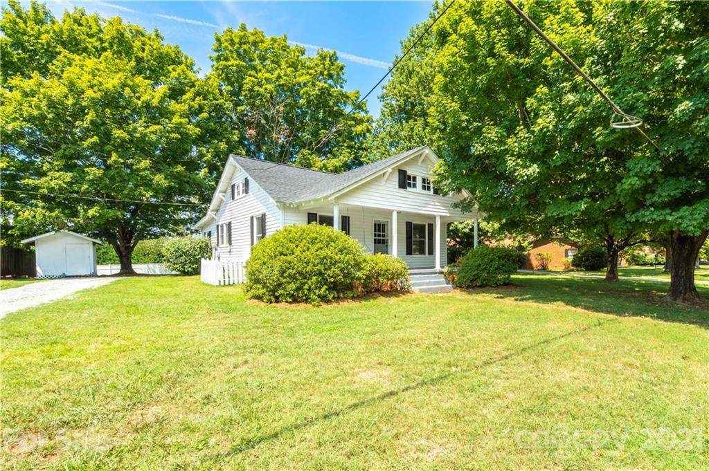 541 29th Avenue Drive - Photo 1