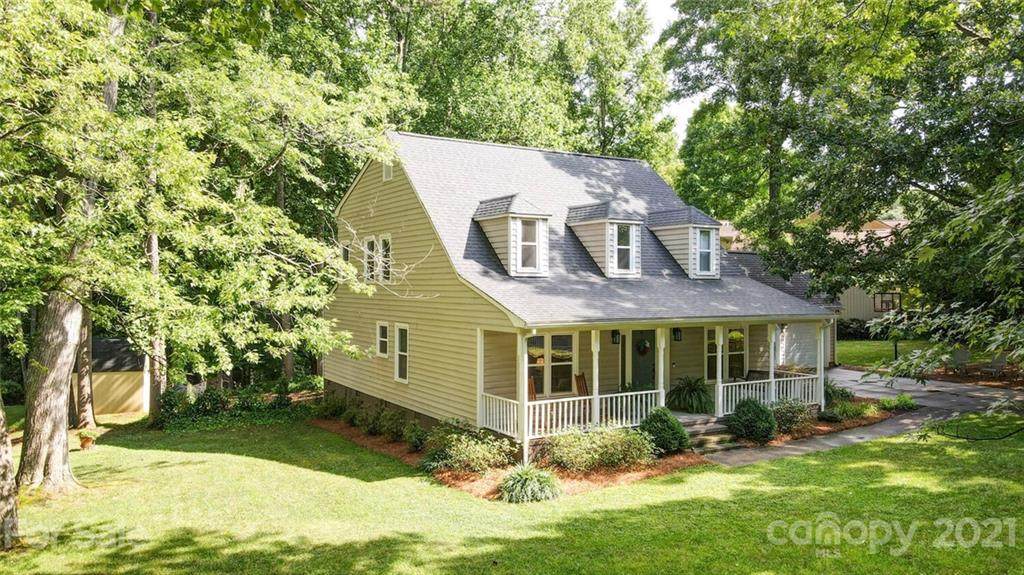 3016 Southampton Circle - Photo 1