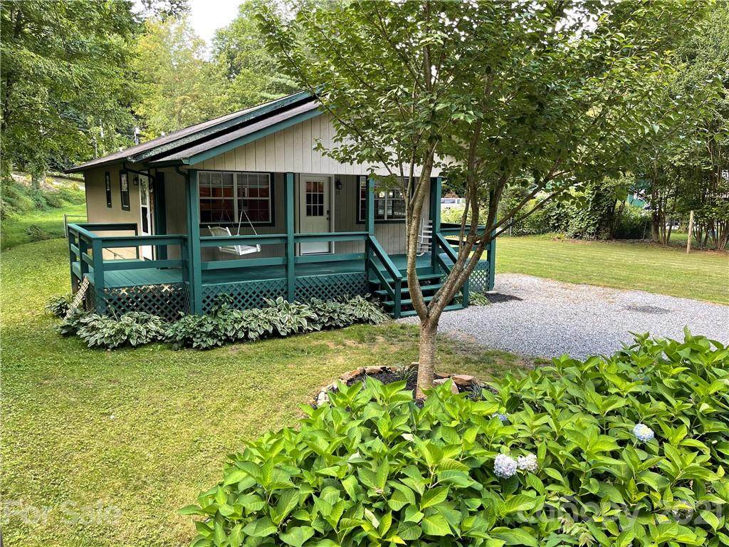 13 Elizabeth Lane - Photo 1