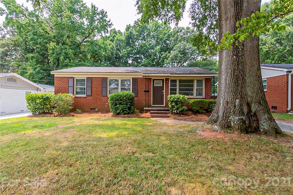 4820 Charleston Drive - Photo 1