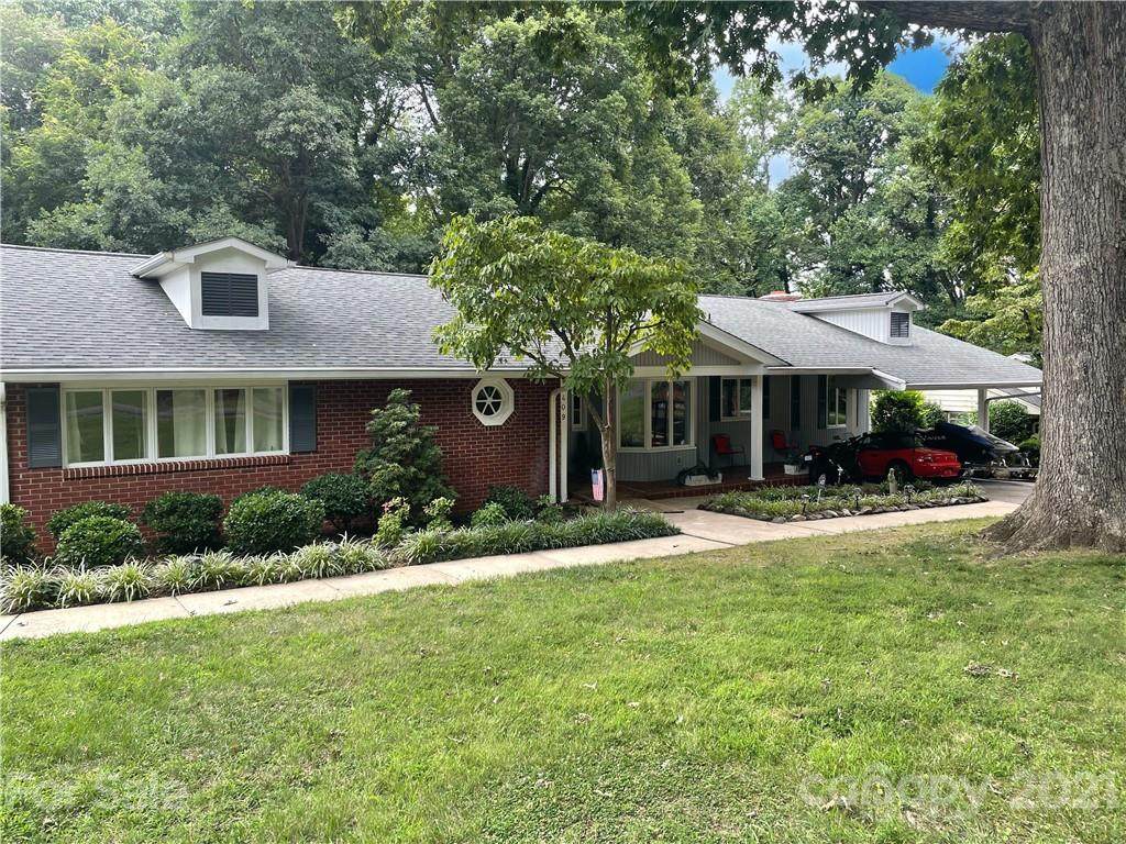 409 Thomas Trail - Photo 1