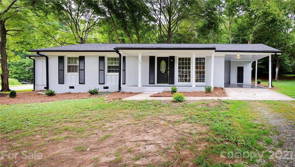 732 Pine Circle - Photo 1