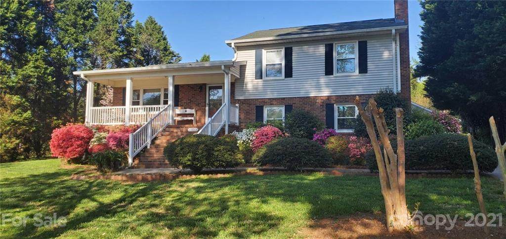 3405 Pinehill Road - Photo 1