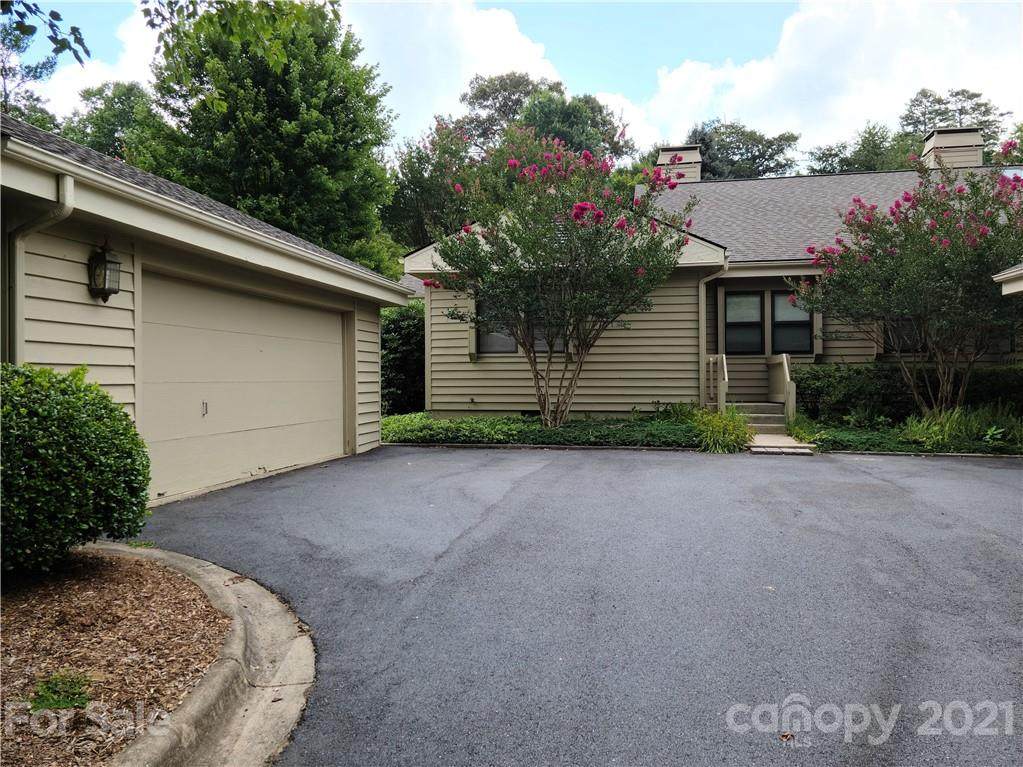 4401 Angelus Circle - Photo 1