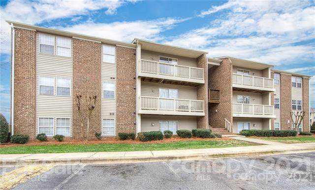 1638 Arlyn Circle - Photo 1