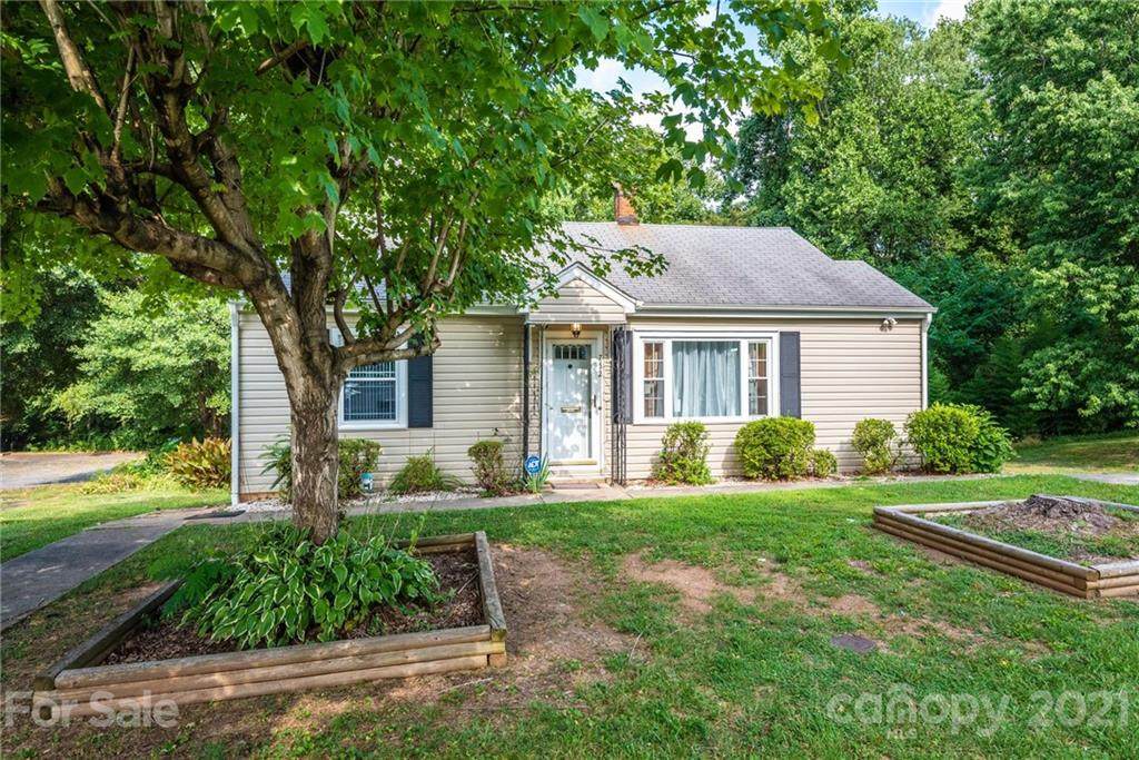 752 8th Street - Photo 1